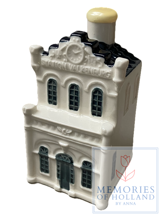 KLM Blue House